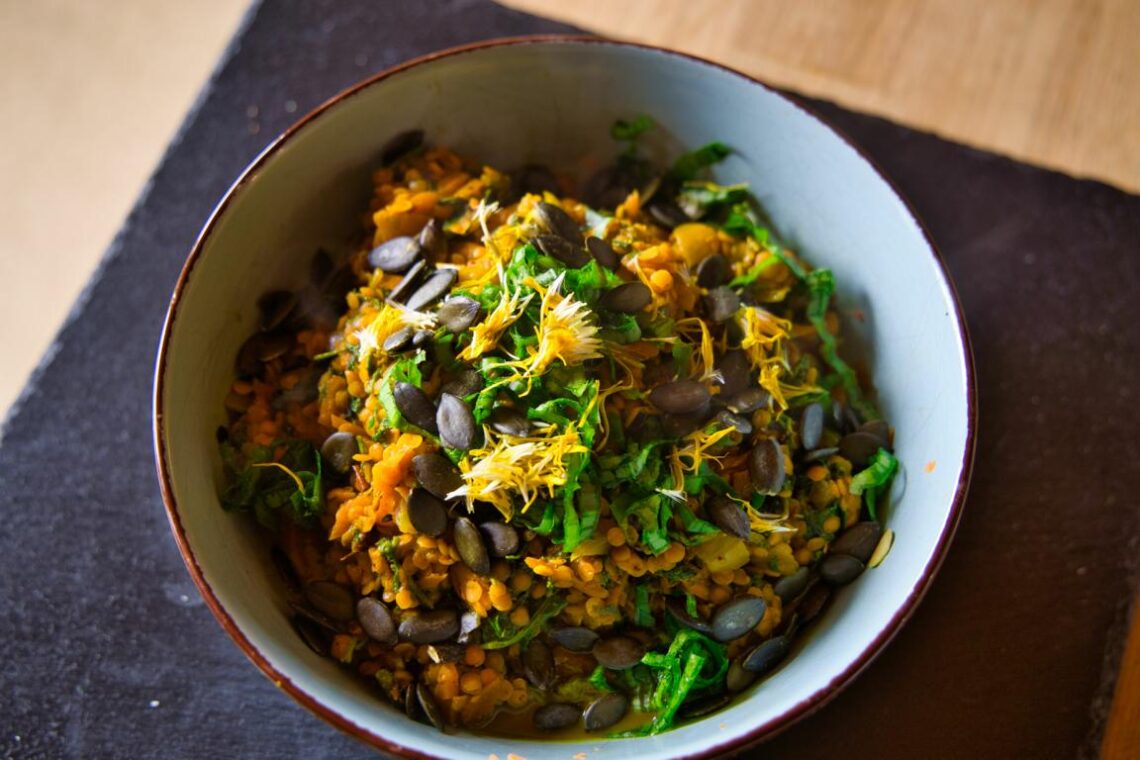 Brennnessel-Linsen-Bowl
